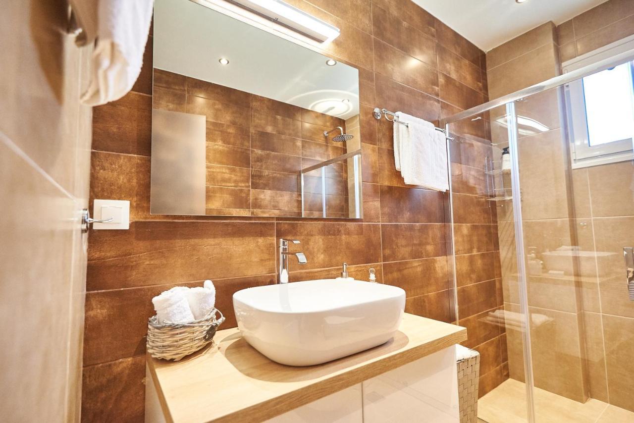 The El Greco Spirit Meets The Athenian Luxury Apt1 מראה חיצוני תמונה